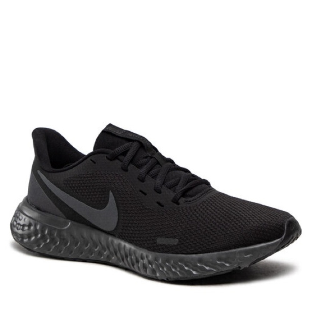 BRAND NEW women nike Nike revolution black shoes size US 7 & 8